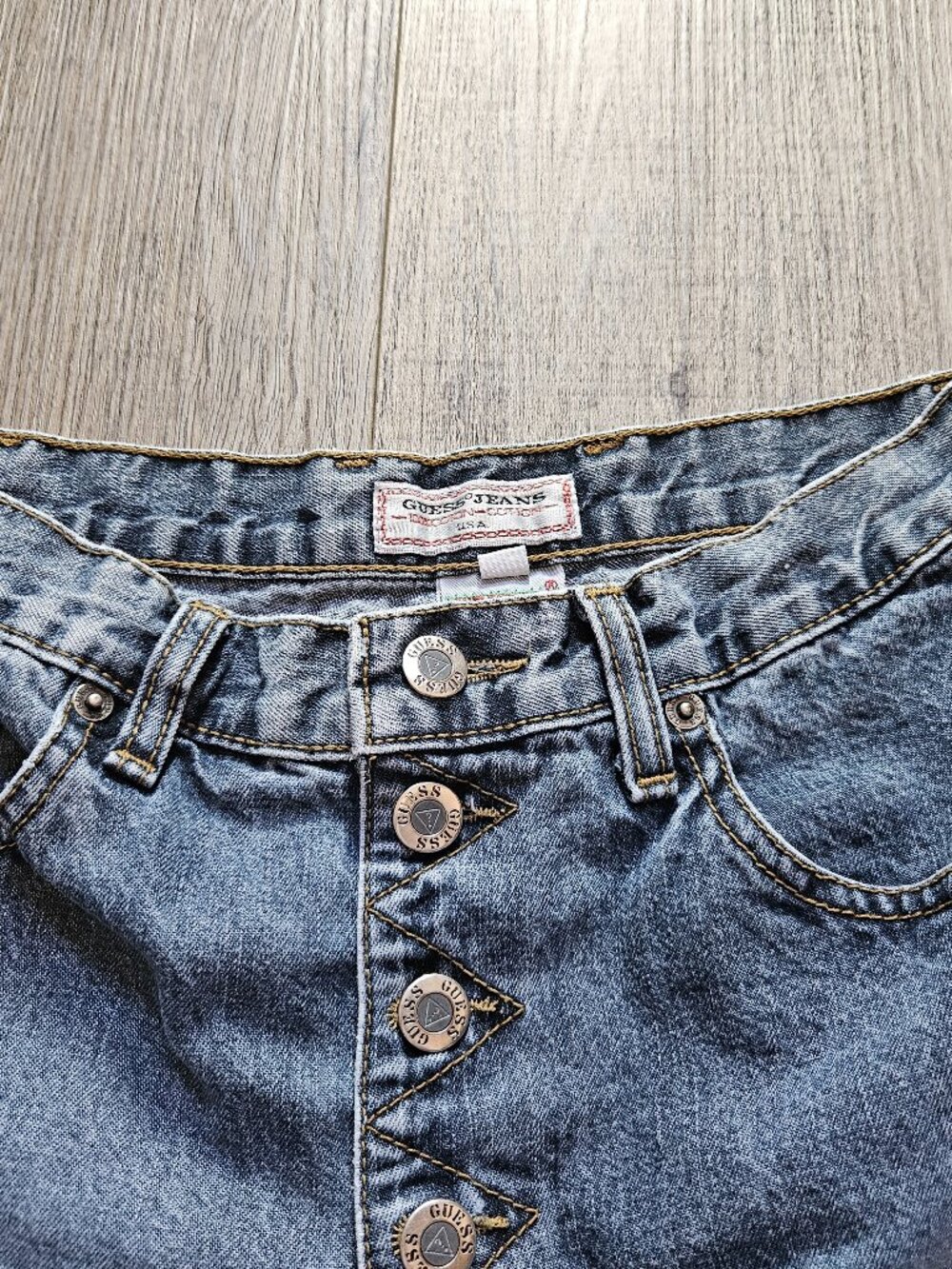 Vintage Guess Jeans Acid Wash High-Waisted Button-Fly Denim Shorts Size 29 - Picture 3 of 7